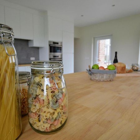 Spacious Holiday Home With Pond In Poperinge Roesbrugge-Haringe Dış mekan fotoğraf