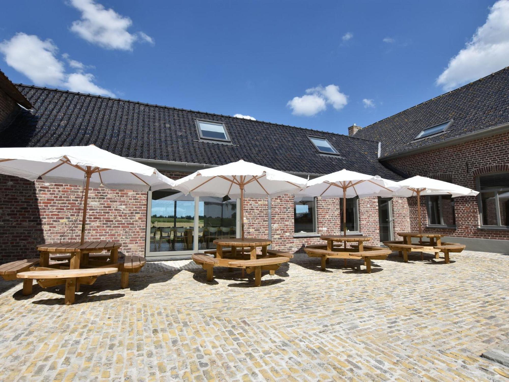 Spacious Holiday Home With Pond In Poperinge Roesbrugge-Haringe Dış mekan fotoğraf