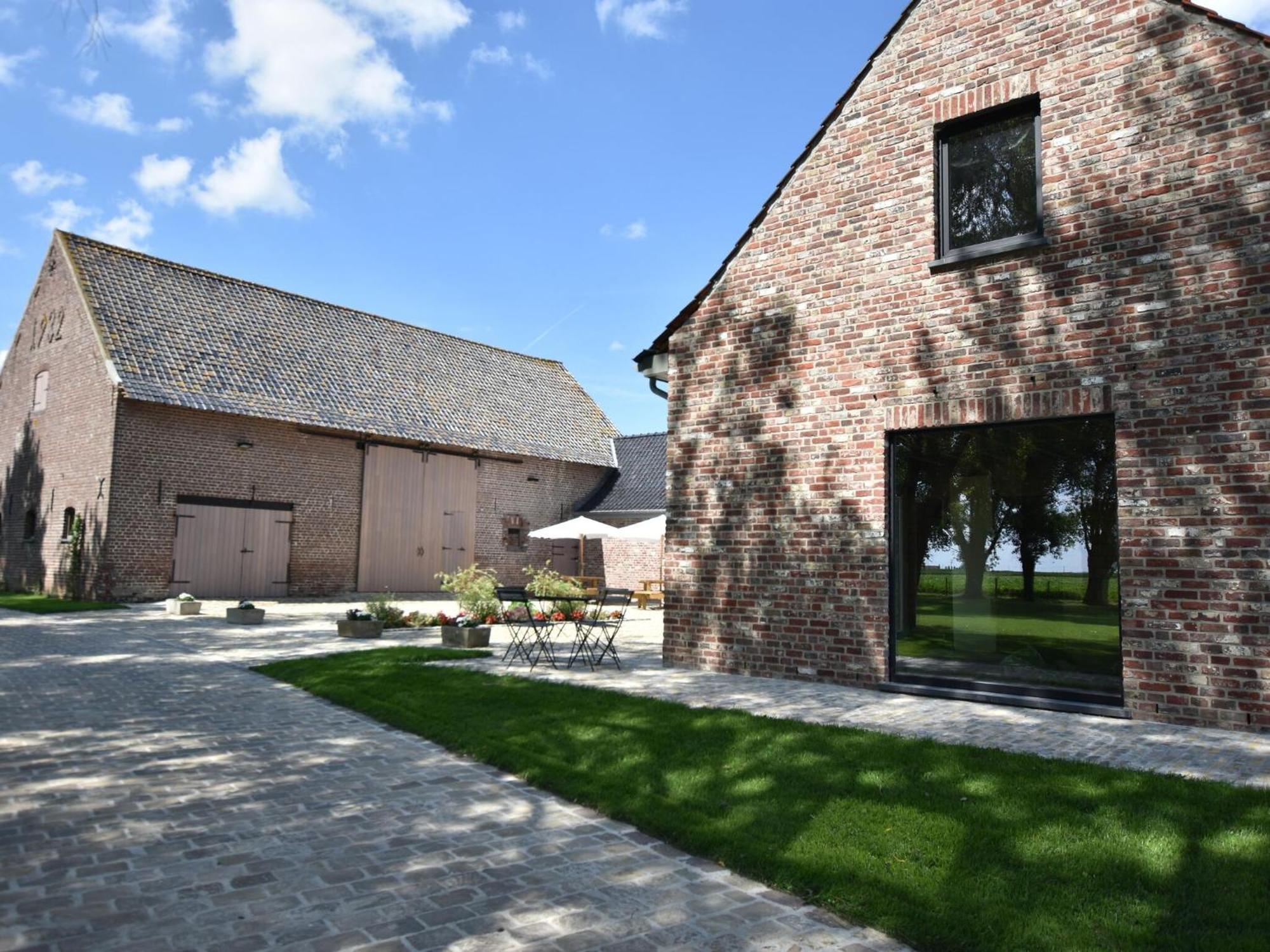 Spacious Holiday Home With Pond In Poperinge Roesbrugge-Haringe Dış mekan fotoğraf