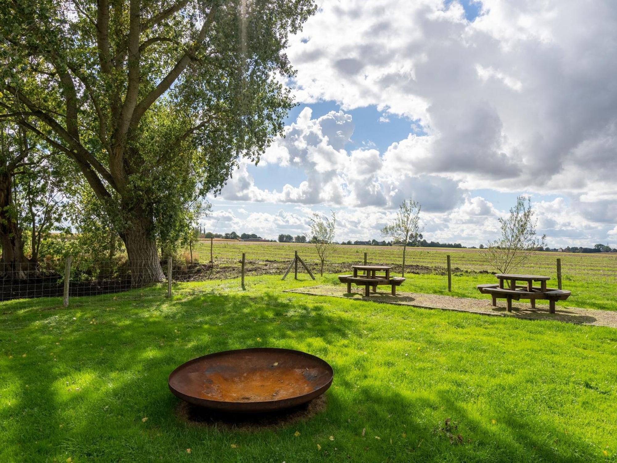 Spacious Holiday Home With Pond In Poperinge Roesbrugge-Haringe Dış mekan fotoğraf