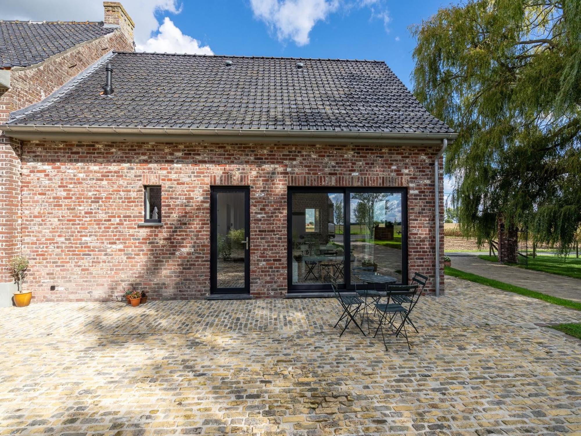 Spacious Holiday Home With Pond In Poperinge Roesbrugge-Haringe Dış mekan fotoğraf