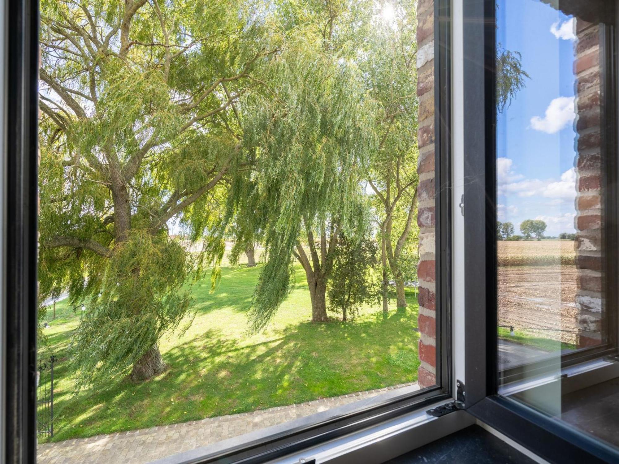 Spacious Holiday Home With Pond In Poperinge Roesbrugge-Haringe Dış mekan fotoğraf