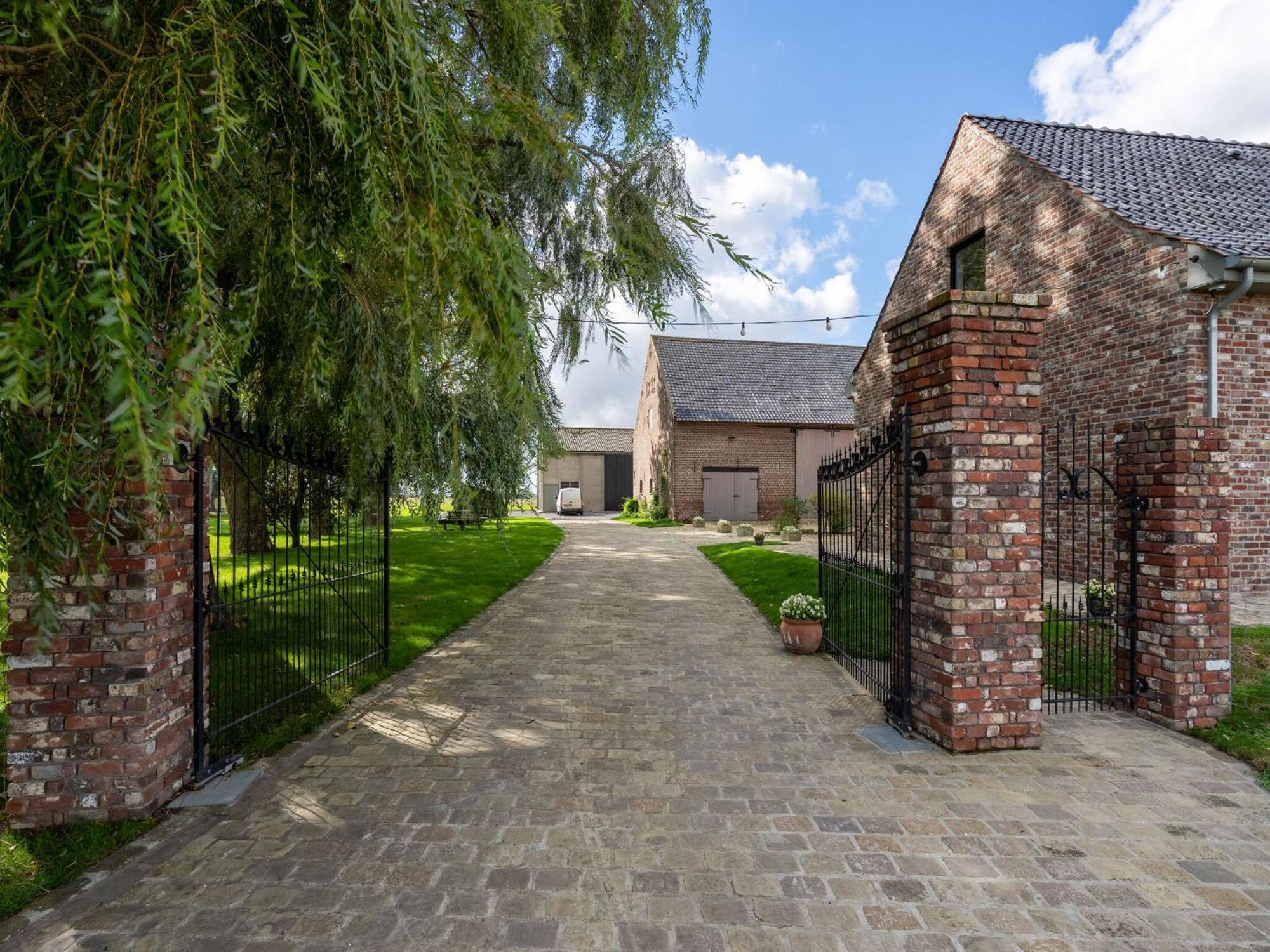 Spacious Holiday Home With Pond In Poperinge Roesbrugge-Haringe Dış mekan fotoğraf